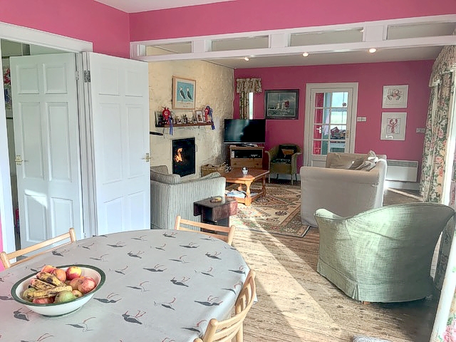 Dining room in Lochbuie holiday cottage let